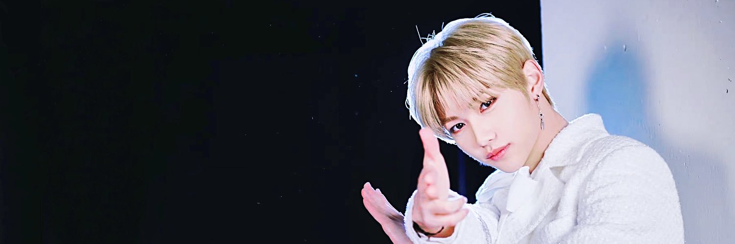 Aurora915's banner