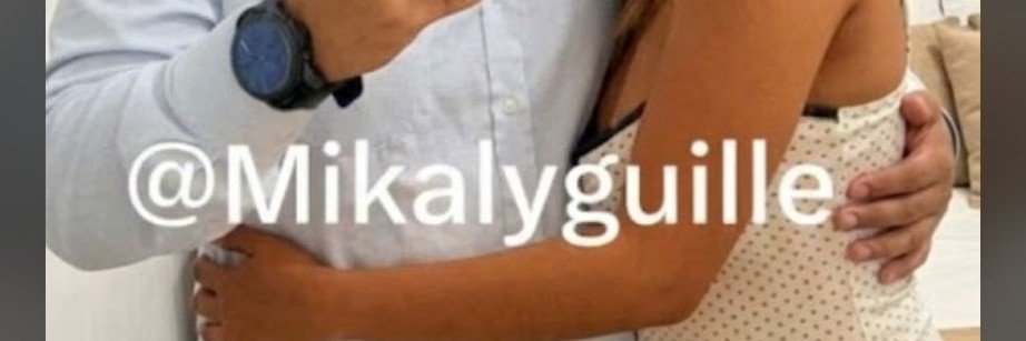 MikalHotwife y un cachudo a mi lado's banner