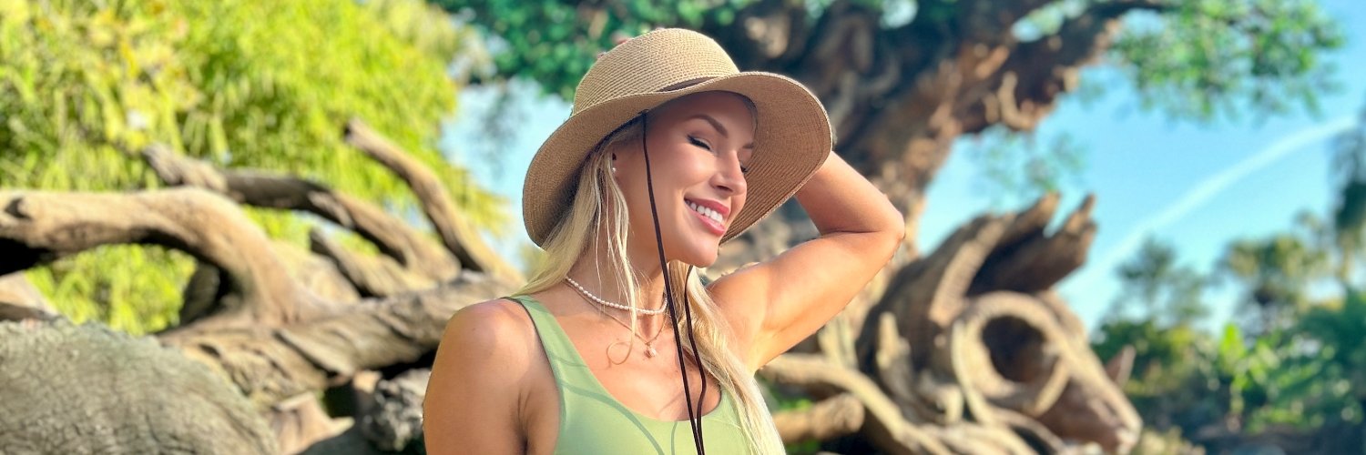 Summer Lynn's banner