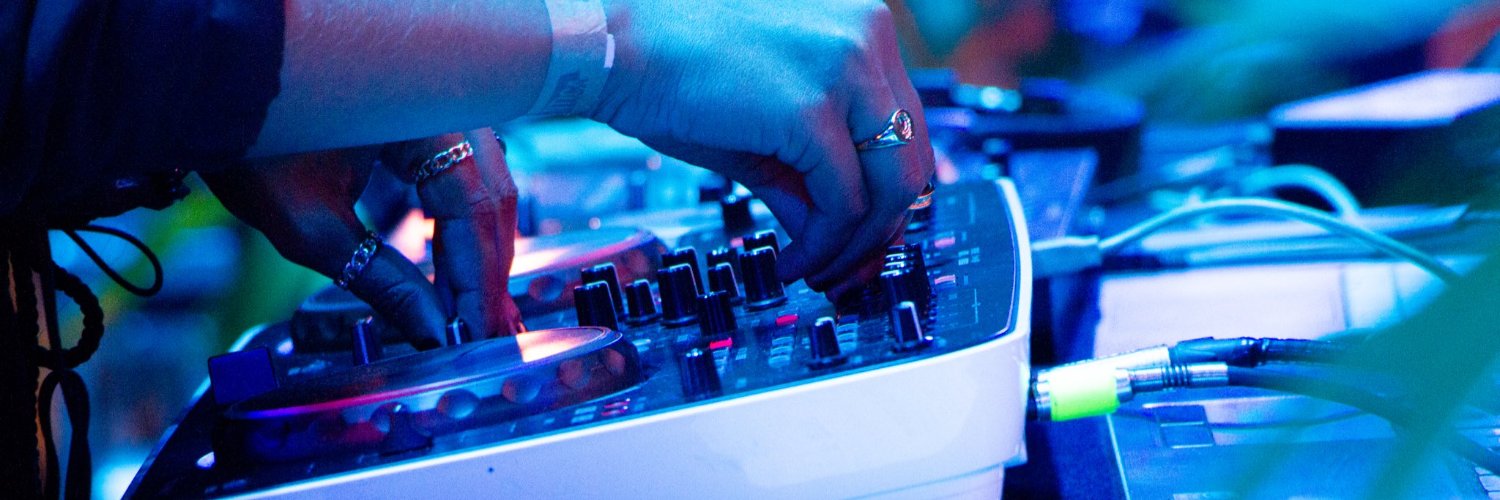 iPod da Dj Akila's banner