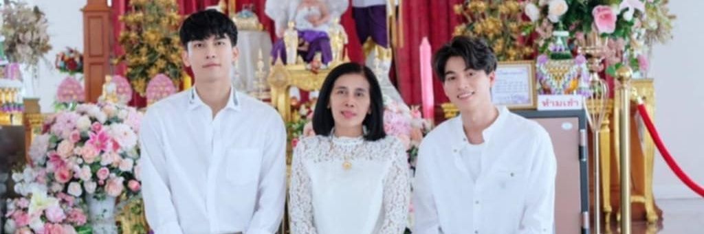 mommyMG 🌞🌻's banner
