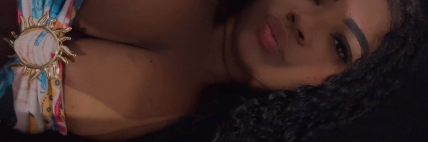 Lulu.🍒's banner