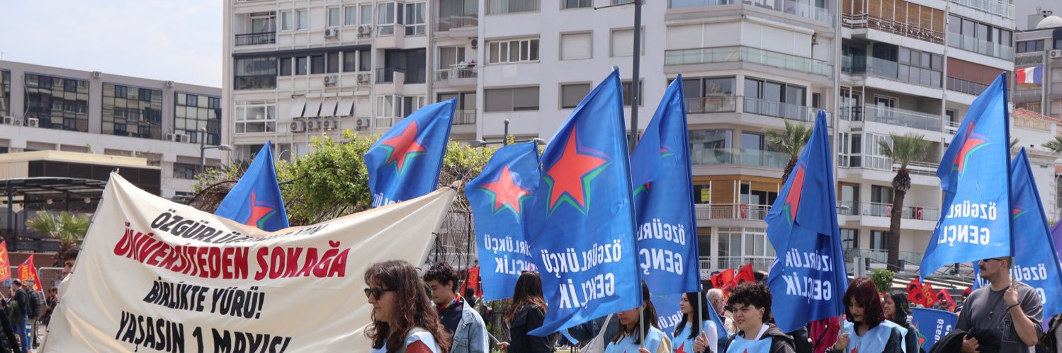 Özgürlükçü Gençlik's banner