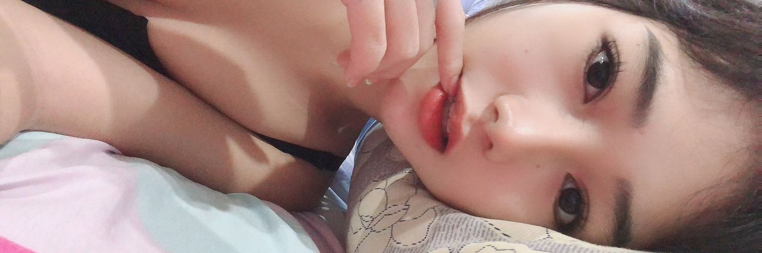 TinyModelThuy's banner