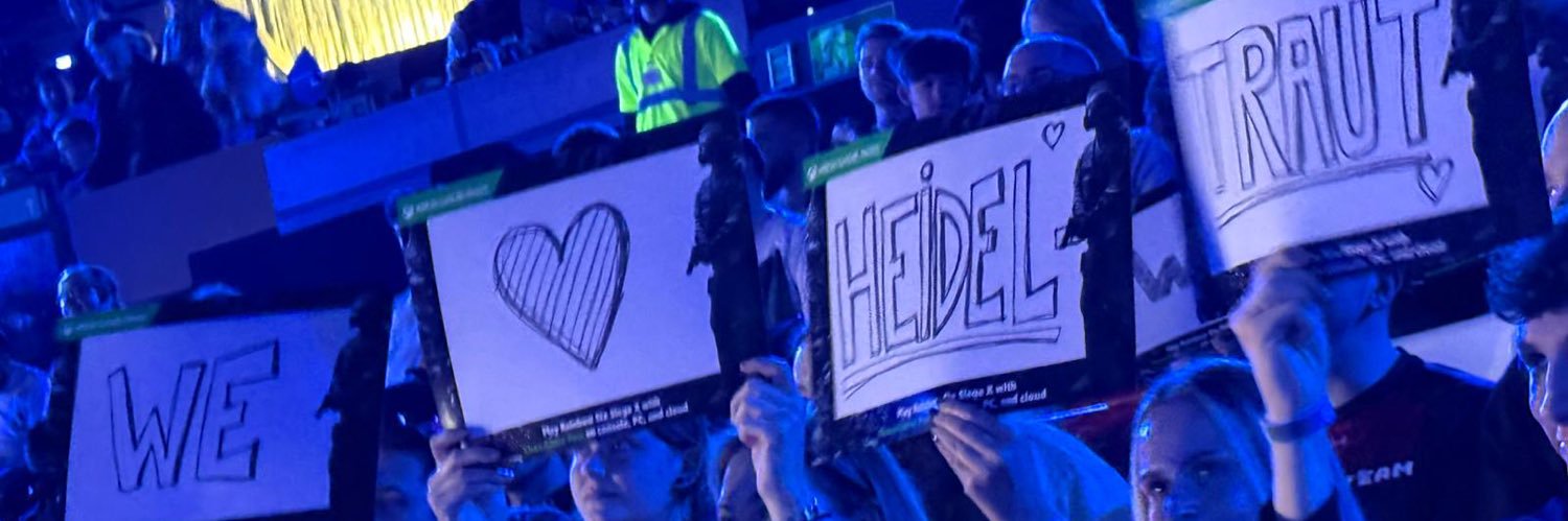 Dennis 🌈's banner