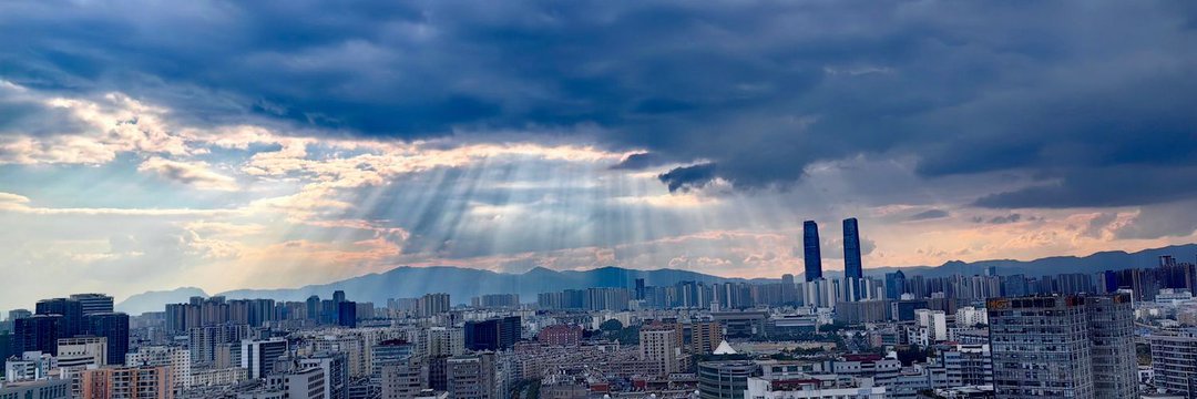 右边👉🏻昆明's banner