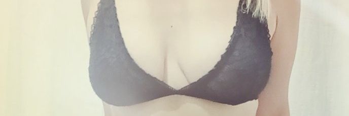 Angie🦋🌺's banner
