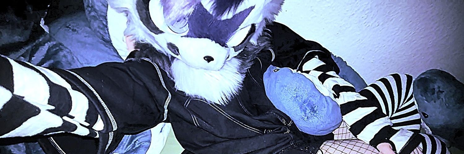 𝕯𝖊𝖛𝖎𝖑𝕶𝖎𝖙𝖙𝖞's banner