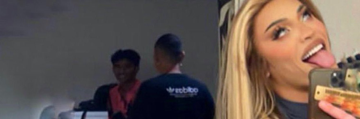 ari's banner
