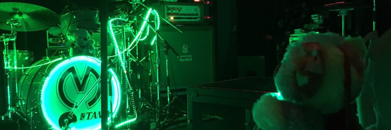Mi's banner