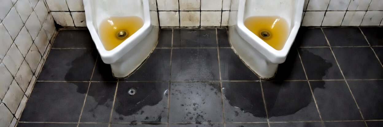 boys pissing's banner