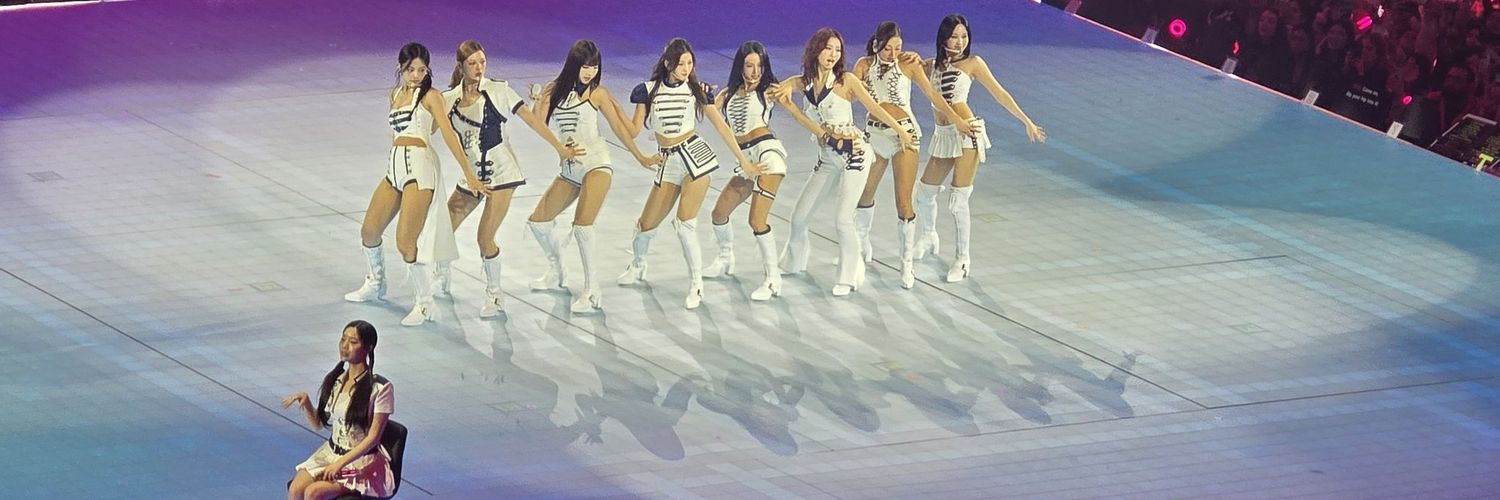 Pinklightsticc's banner