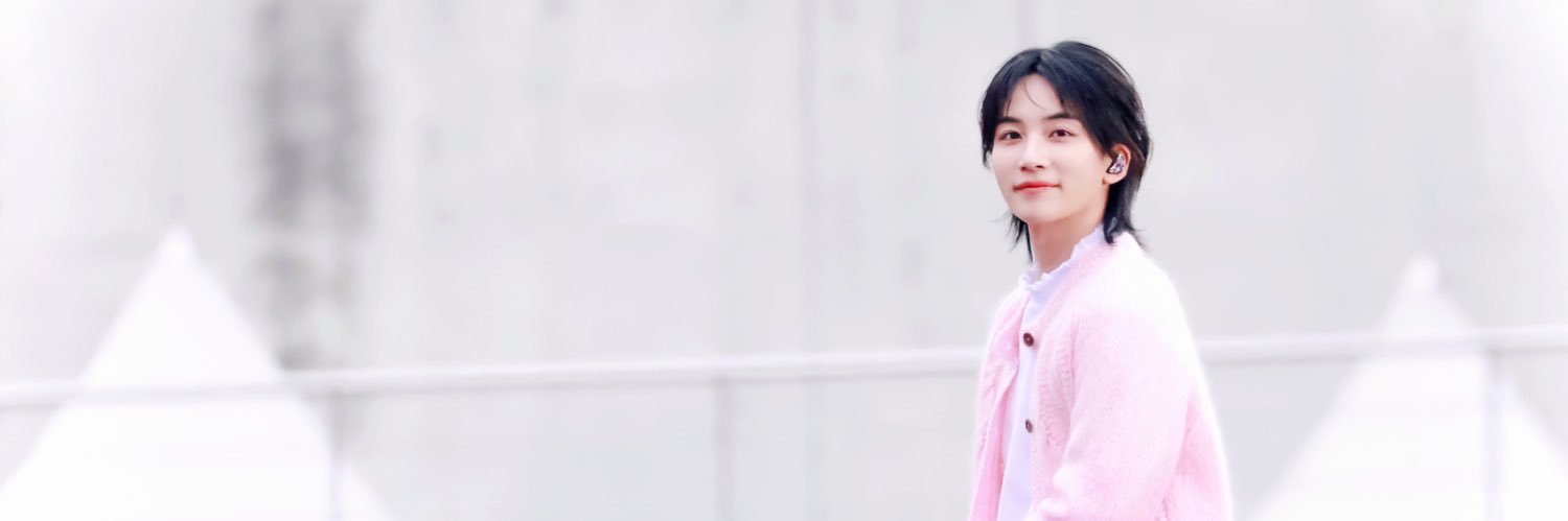𝐔.🌼's banner