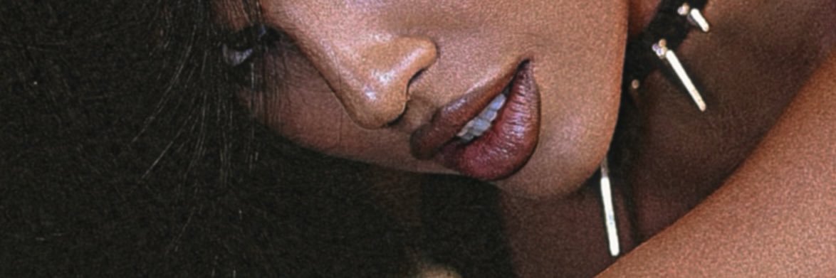Ivana Knöll's banner