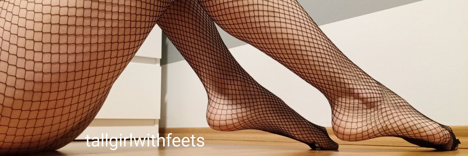tallgirlwithfeets's banner