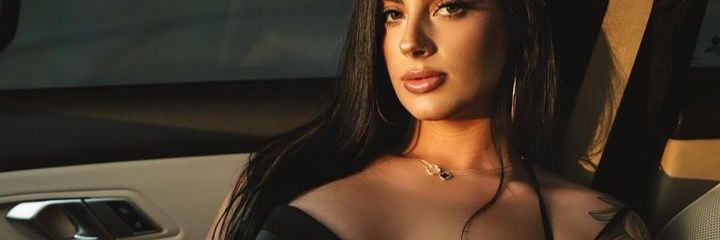 Naomi Foxx's banner