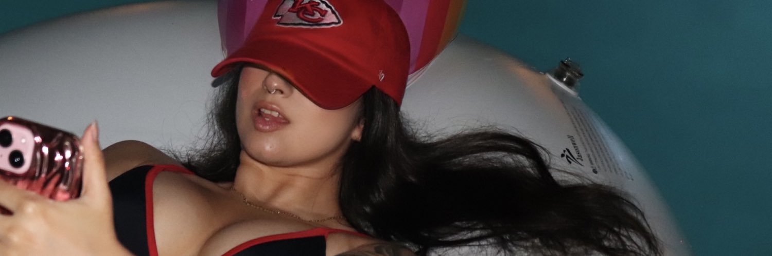 𝐕𝐀𝐋𝐄𝐑𝐈𝐀's banner