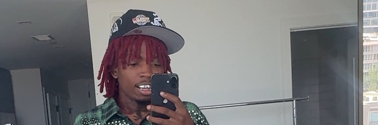 Lesbian STUD / Dyke Fantasy😩's banner
