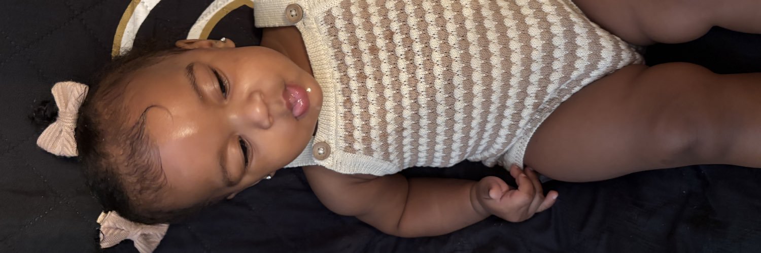 ashhh ᥫ᭡'s banner