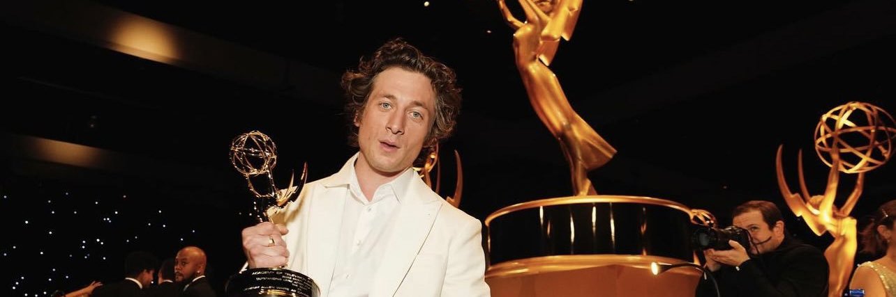 Jeremy Allen White Updates's banner