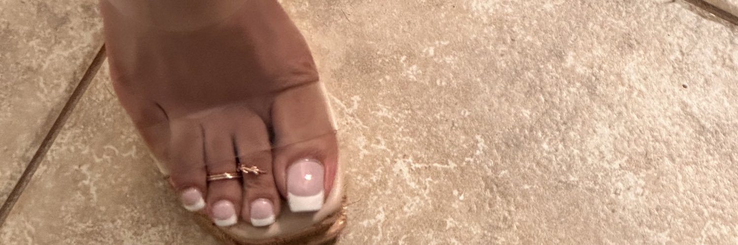 Miafootgirl's banner