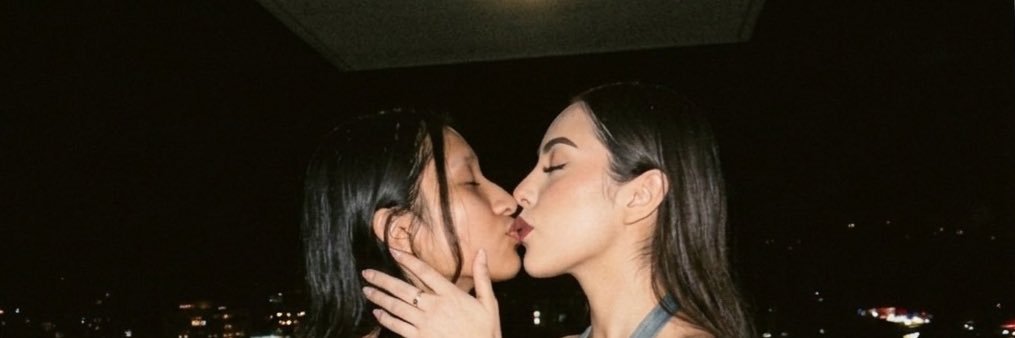 OnlyLesbians's banner