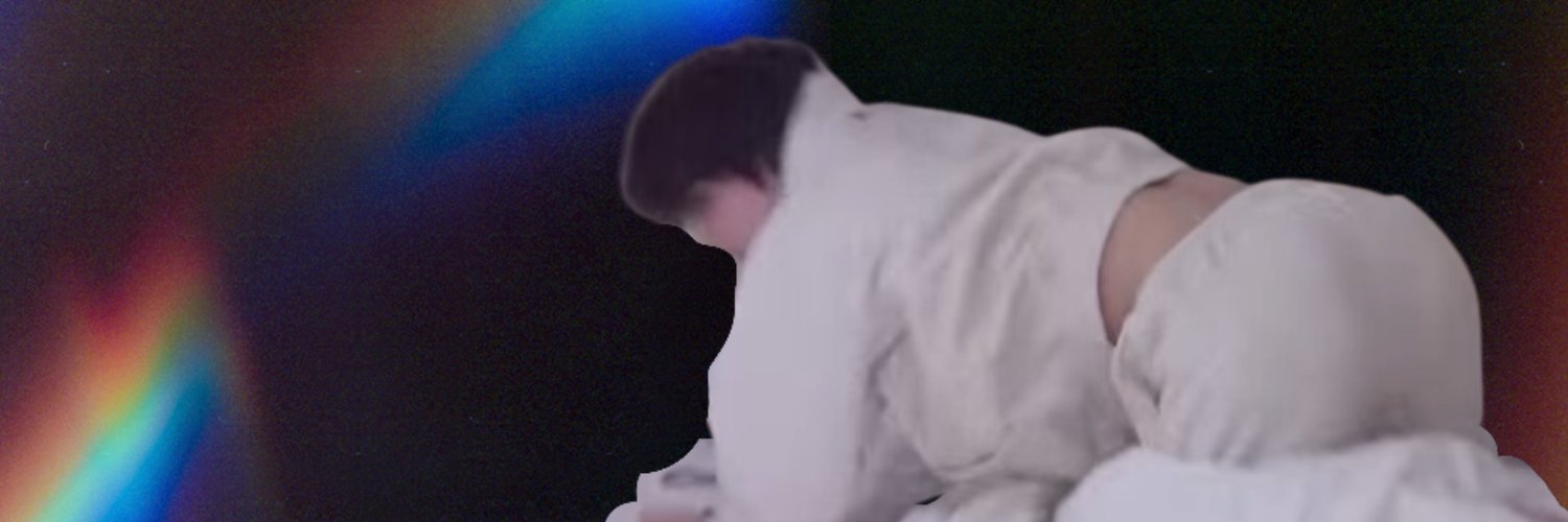 bebe 🍞🌸's banner