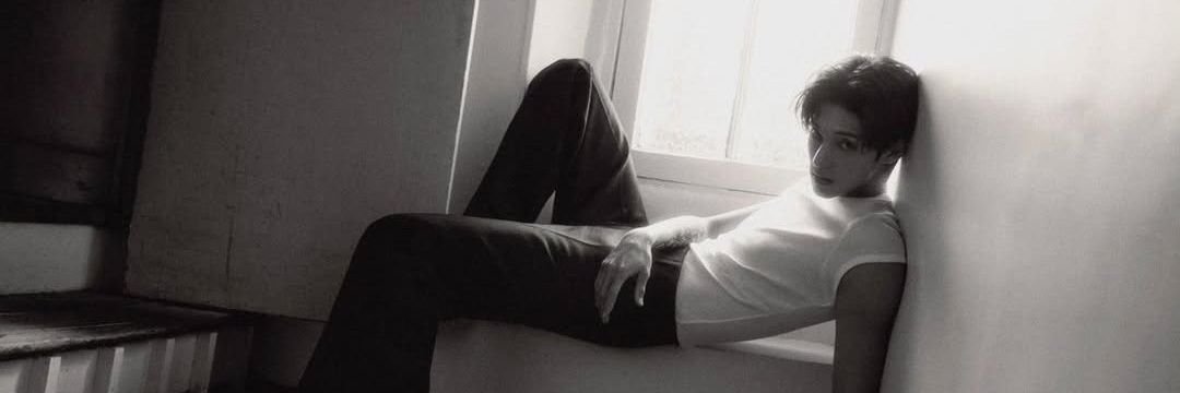 ★'s banner