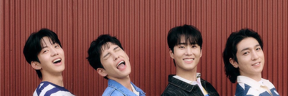 je's banner