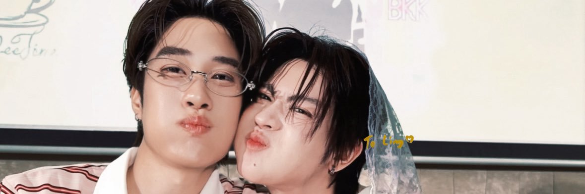 หลิง𝐁𝐥𝐨𝐬𝐬𝐨𝐦♥'s banner