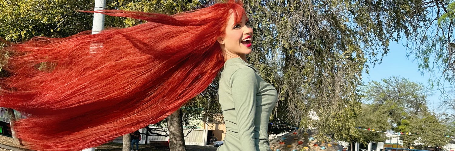 Bella Dueñas's banner