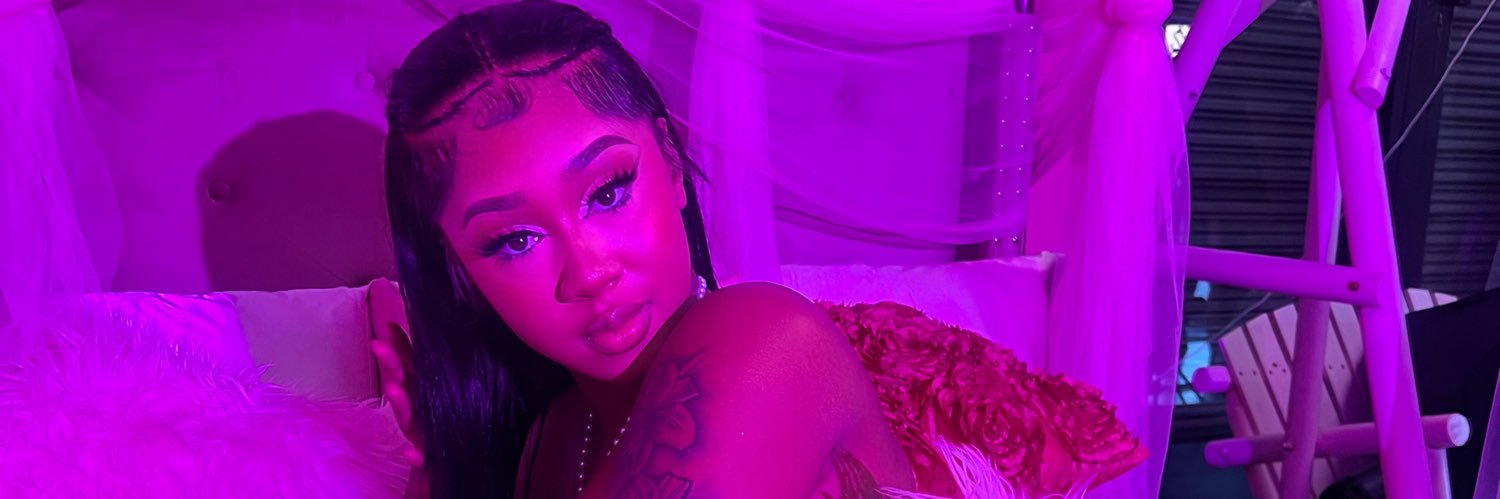 Exclusivee's banner