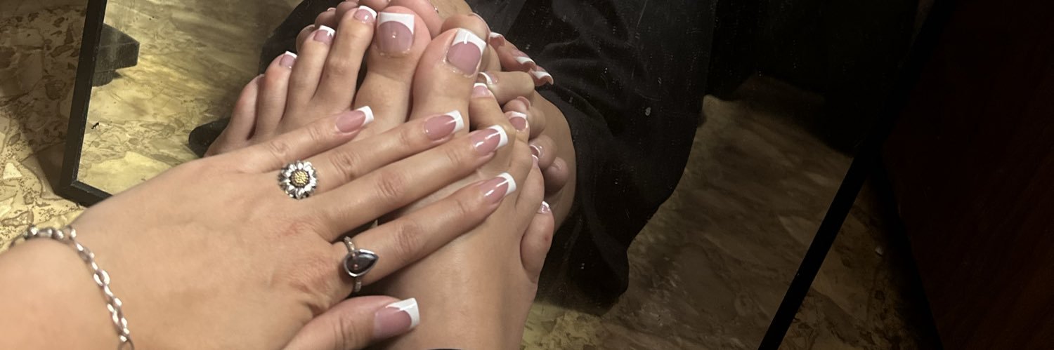 Bethany🌻🦶🏼's banner
