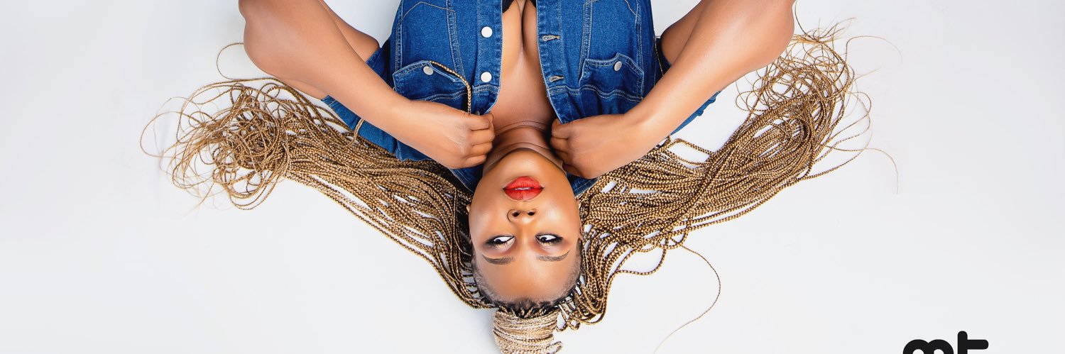 Strongtallcurvygirl72's banner