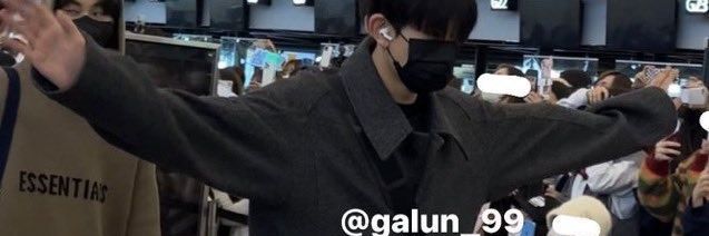 음's banner