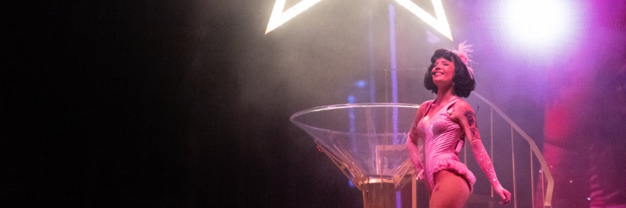 bea 🌸's banner