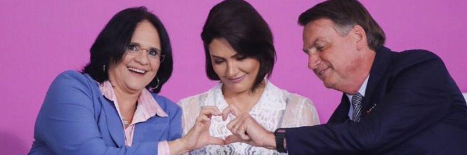 Michelle Bolsonaro's banner