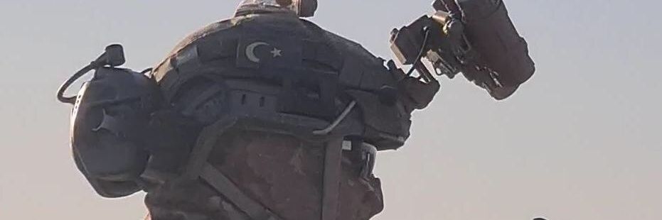 4 L G A N's banner