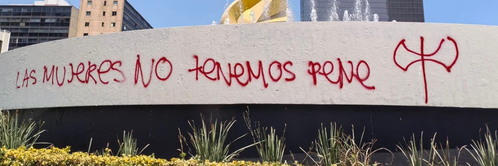 Señora que camina's banner