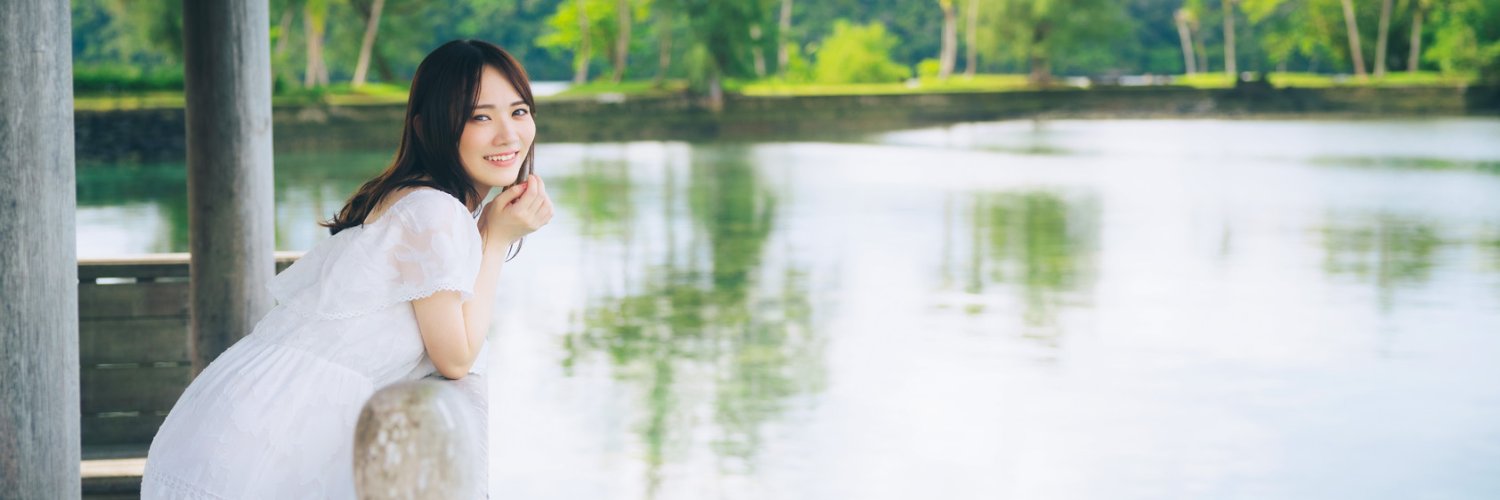乃木坂46 田村真佑1st写真集『恋に落ちた瞬間』【公式】発売中!'s banner