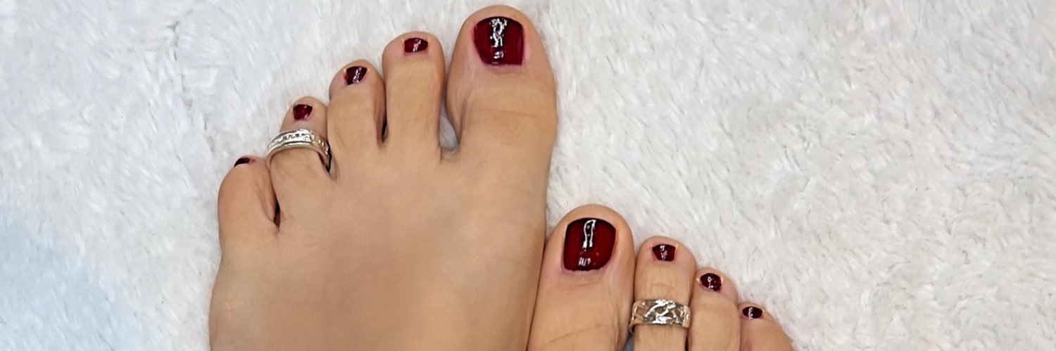 Miss_Luxury_Feet's banner
