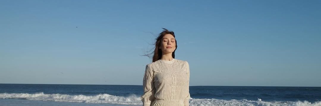 Elizabeth Olsen Now's banner