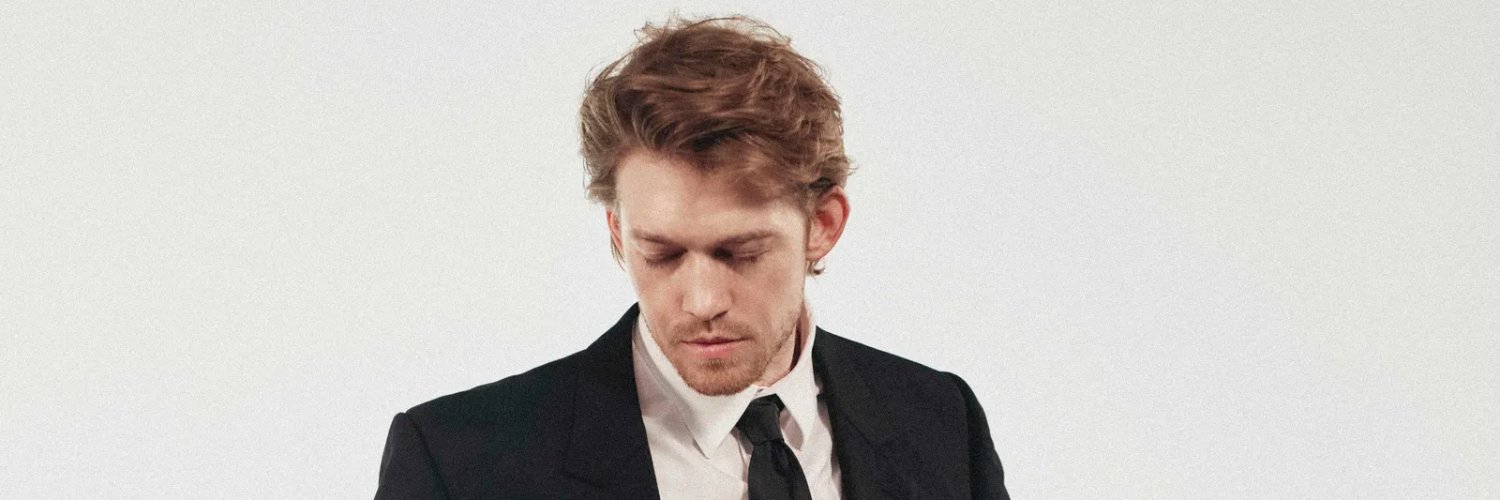 Joe Alwyn Styled 🌊🪶's banner