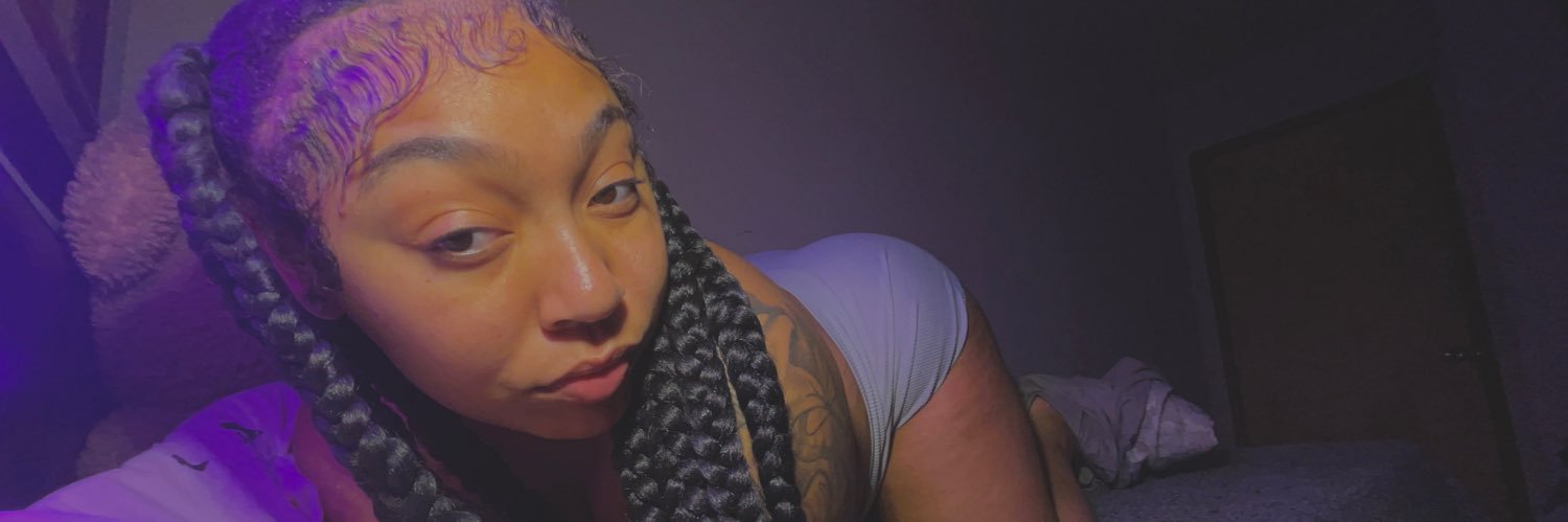 Chanell 🤍's banner