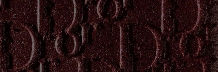 v a l l's banner