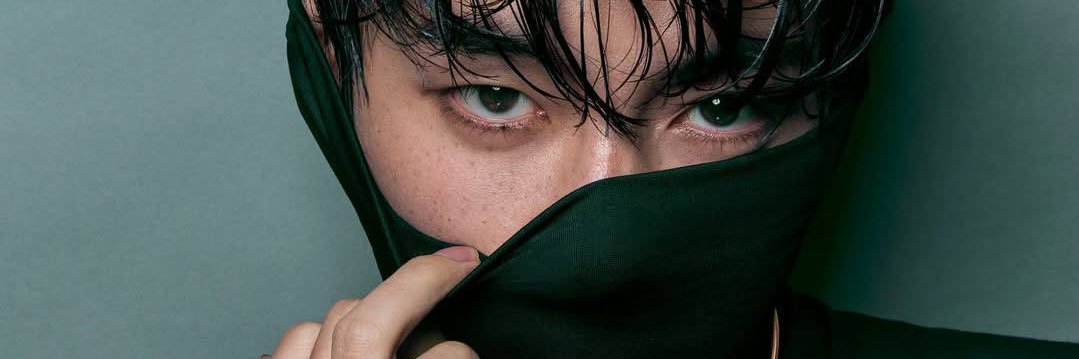 ⁷ ★'s banner