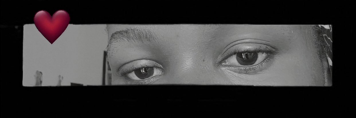 Della's banner