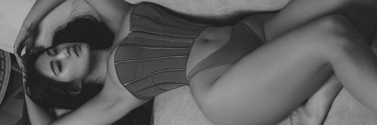 Mostly Thighs's banner