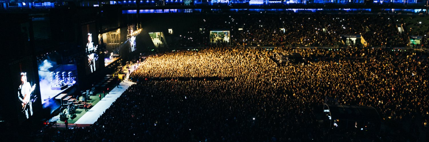 I Wanna Be Tour's banner