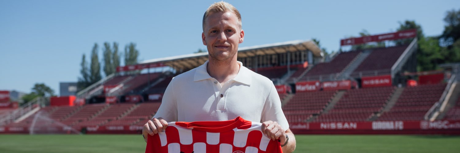 Donny van de Beek's banner